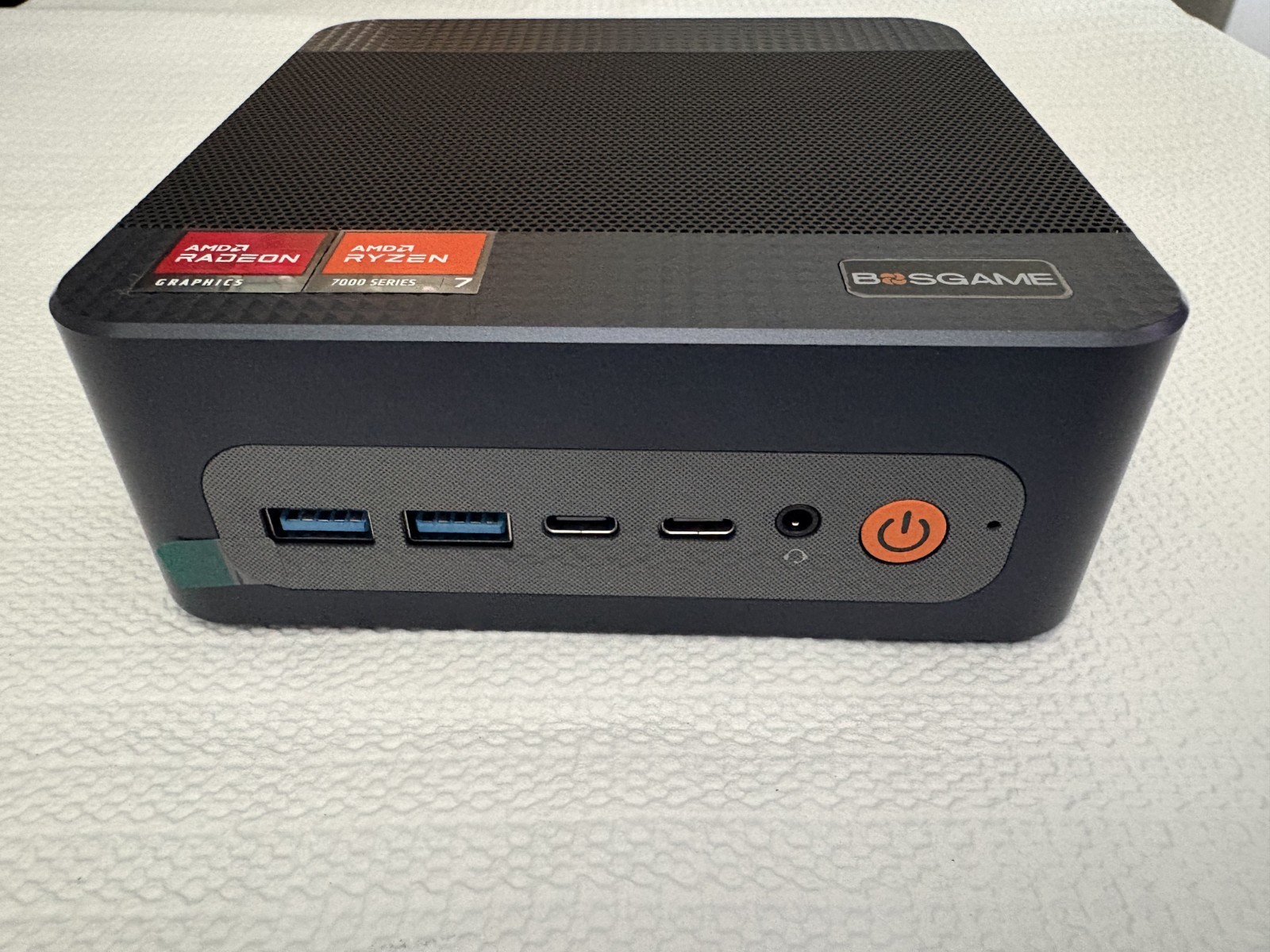 Bosgame M4 Neo Mini PC Ryzen 7 7840HS NO RAM, NO NVMe SSD Oculink, Barebones