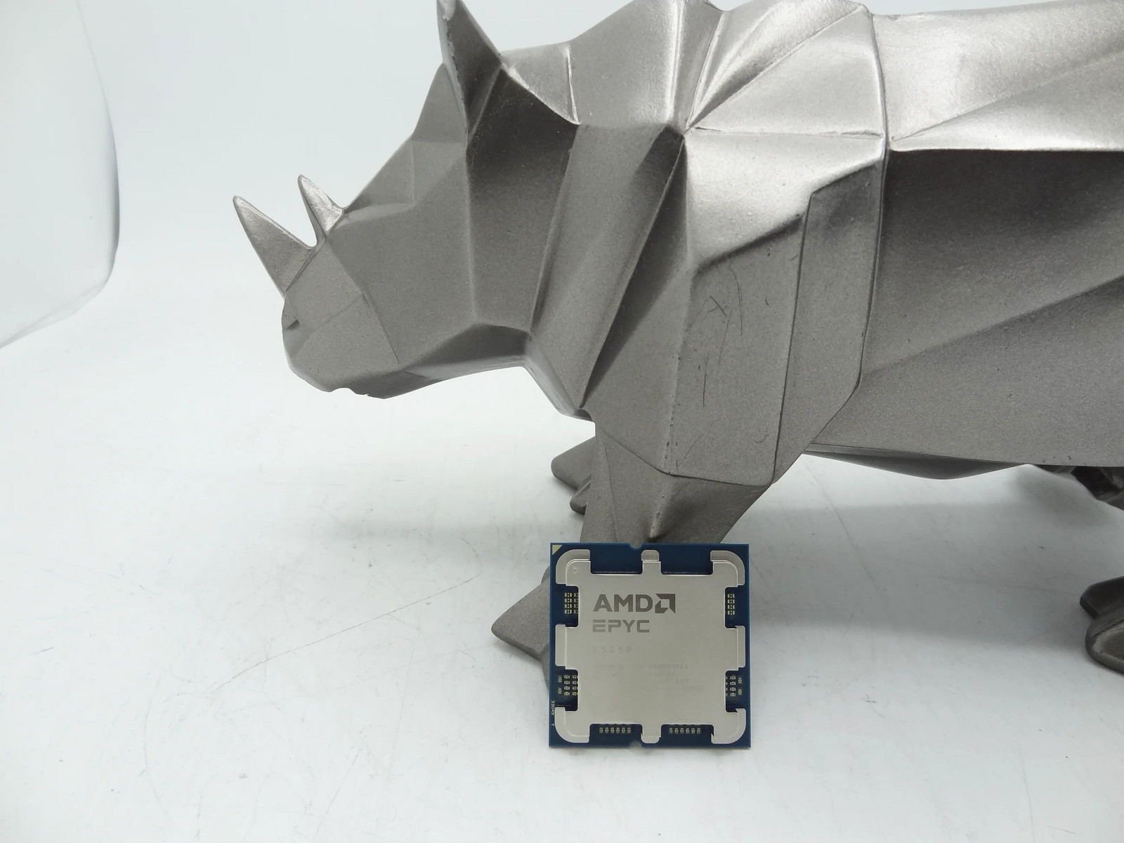 AMD 100-000001764 EPYC 4545P 3.0GHz 16-Core Processor