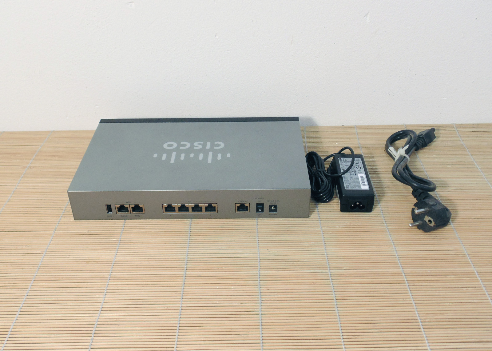 Cisco RV340-K9 RV340 Dual WAN Gigabit VPN Router 4x LAN ports