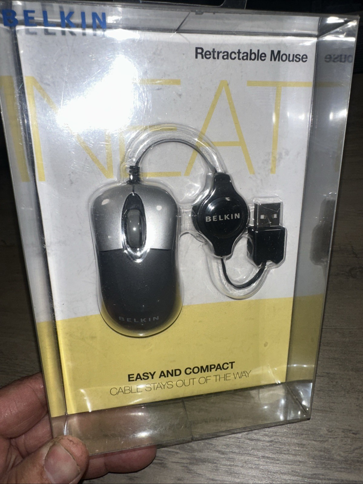 Belkin Mini Wired Travel Mouse, Optical Scroll, Retractable USB Cable New Sealed