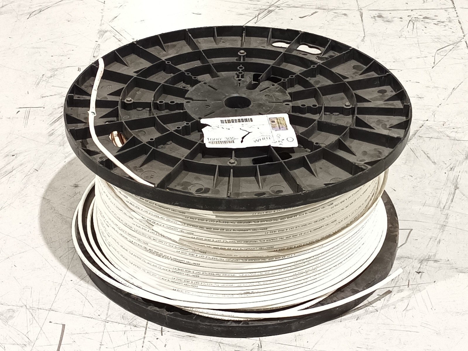 Berk-Tek 10122953 LANmark-6 Communications Riser Cable Cat6 8C 23 AWG White 995'