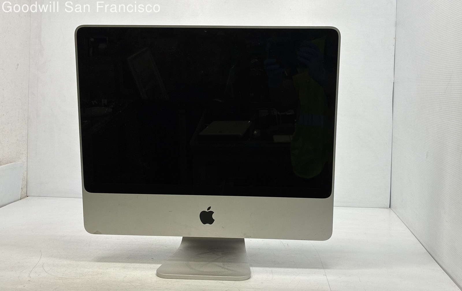 Apple iMac A1224 Intel Core 2 Duo CPU 2GB Memory, 250GB HDD All in One Desktop