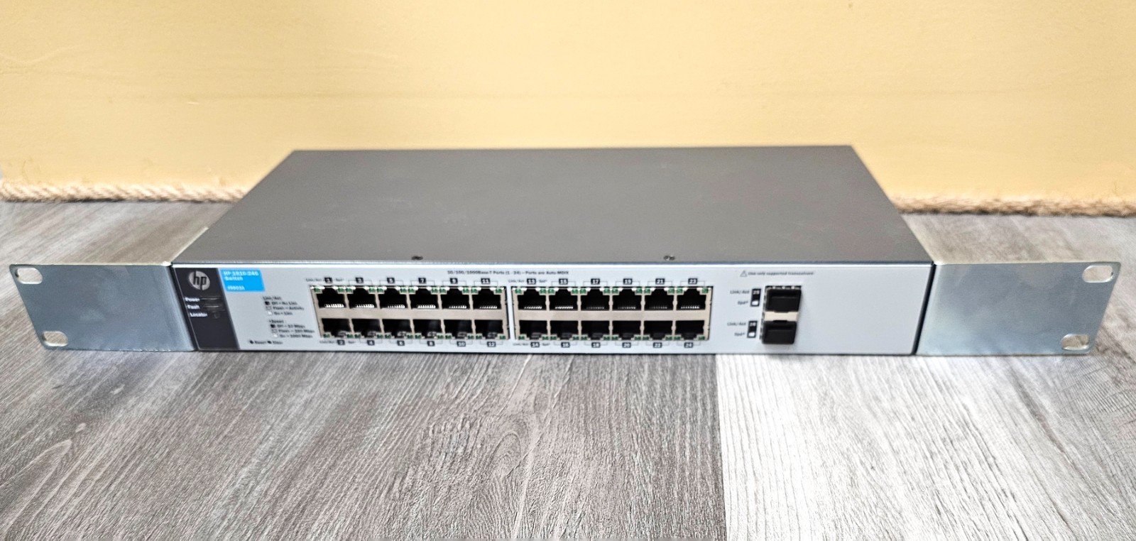 HP J9803A Rack Mountable Ethernet Switch