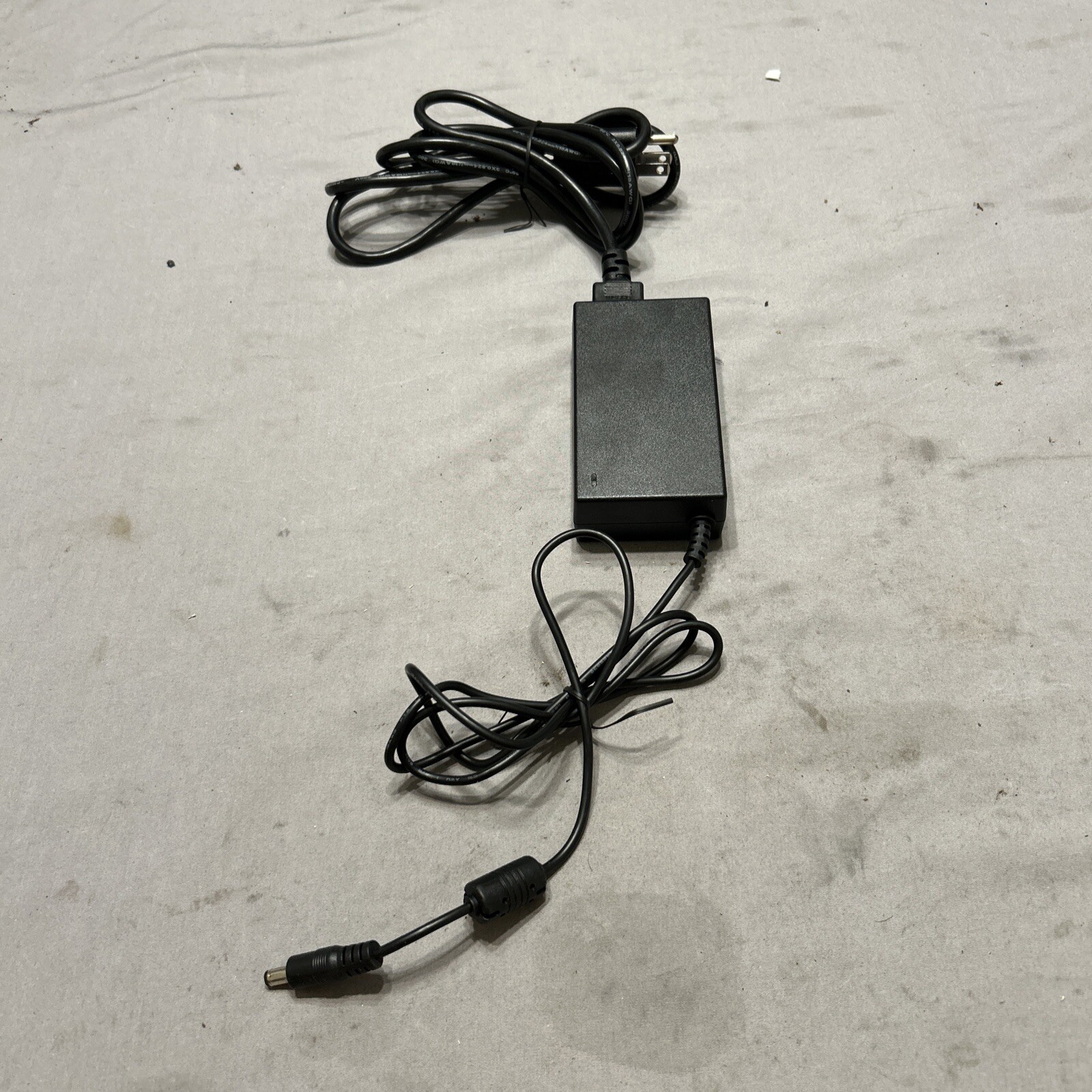 WEARNES 60W POWER SUPPLY/SWITCHING ADAPTER WDS060240 100-240V 1.6A 24V 2.5A