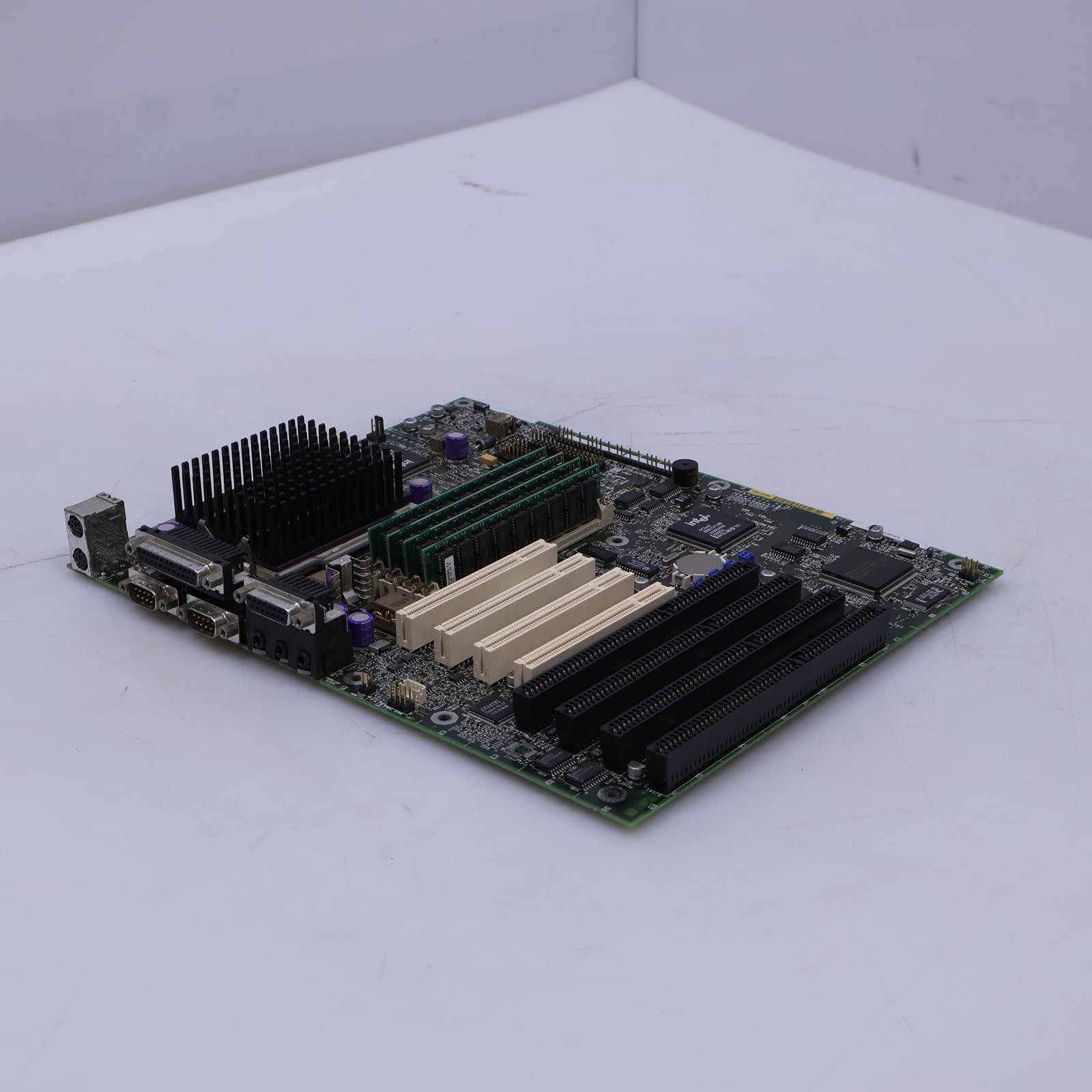 Intel VS440FX Socket 8 Pentium Pro 200MHz 128MB RAM Motherboard w/o IO Shield