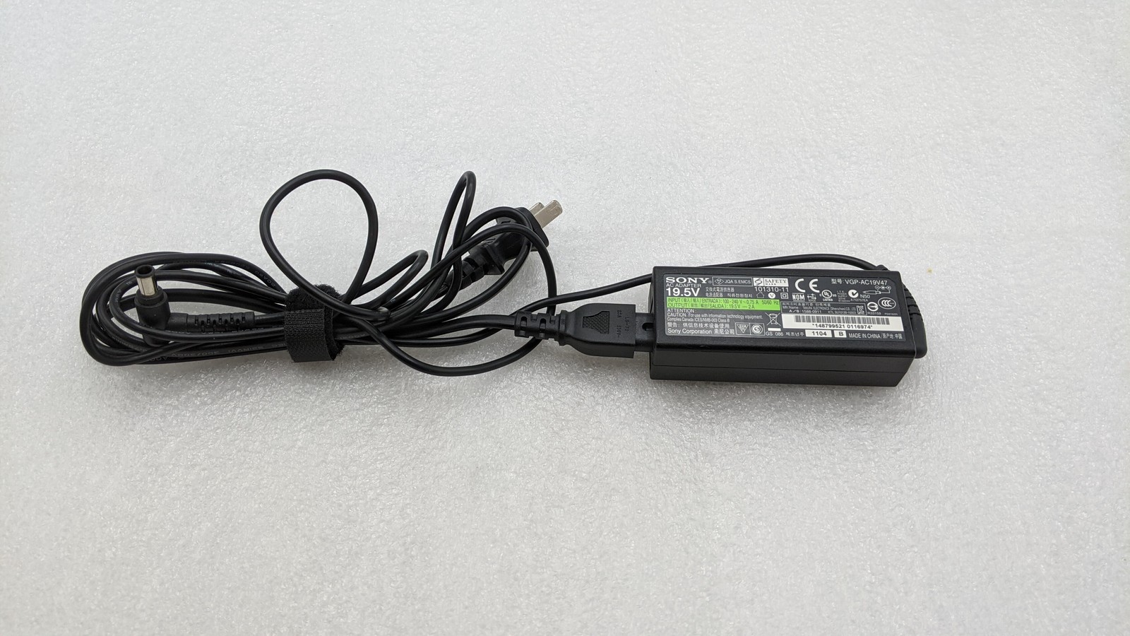 Original AC Adapter Charger For SONY VAIO VPCYB13KD VPCYB23KD VPCYB33KD 19.5V 2A