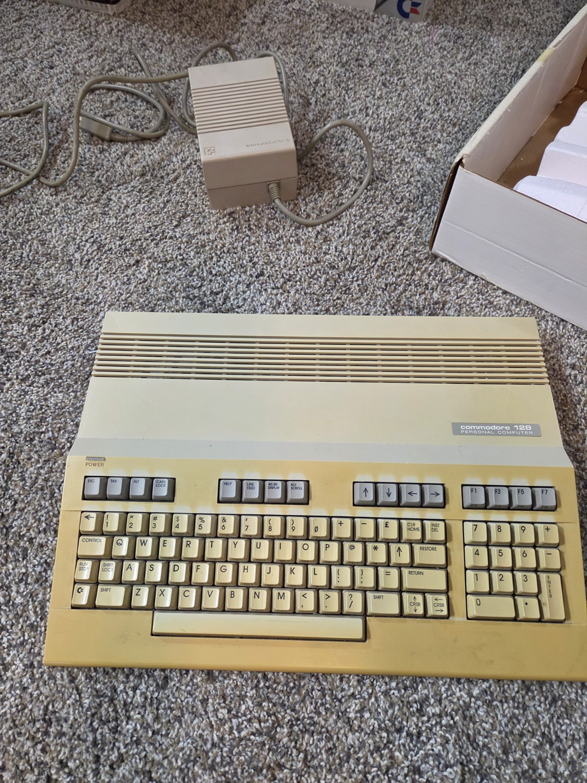 Commodore 128 Personal Computer Powers On w/ Power Supply in Original Box 