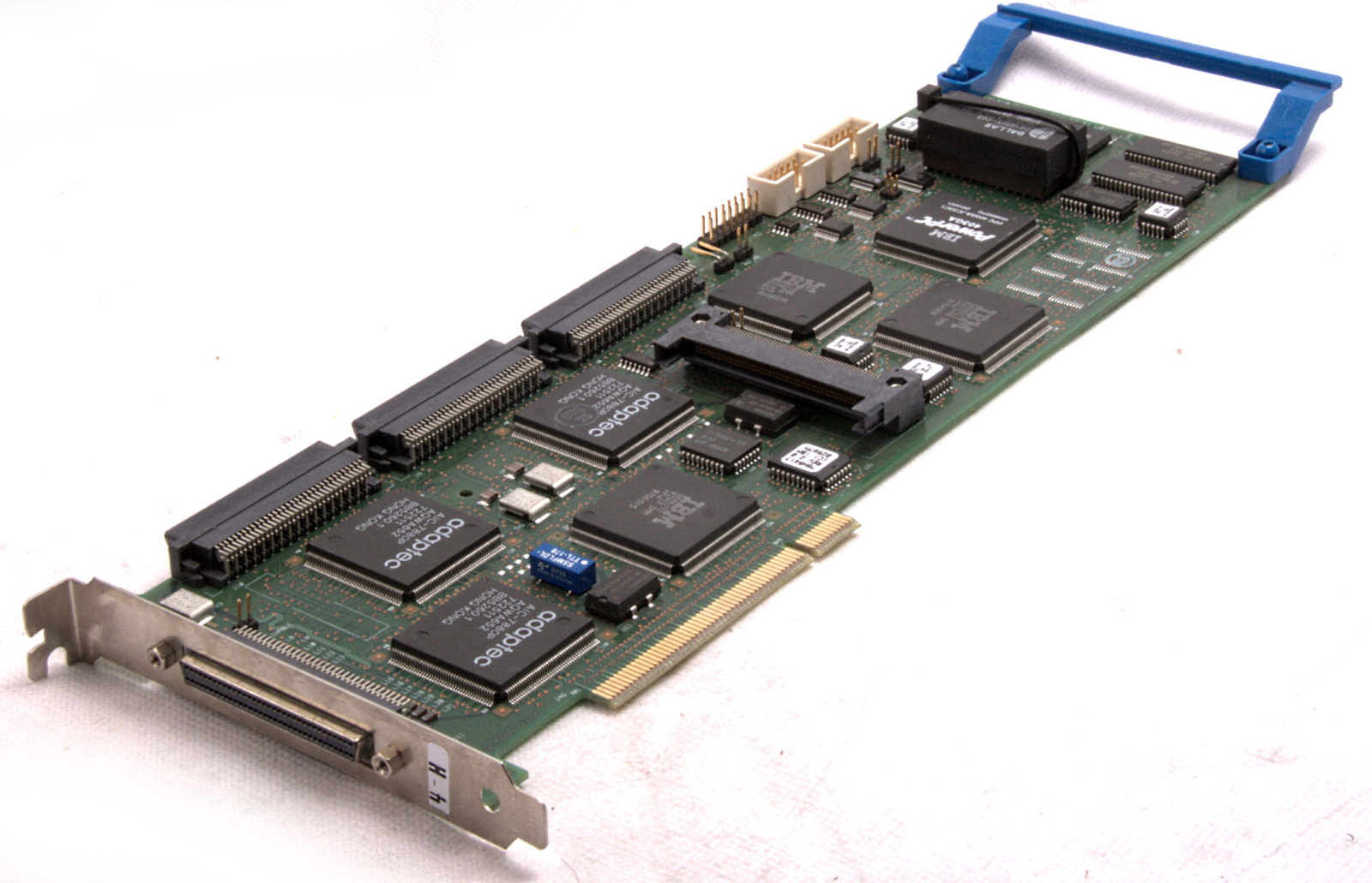 Server SCSI Controller IBM FRU 93H4902 1x68 ext, 3x68 int ports ANO70G8489