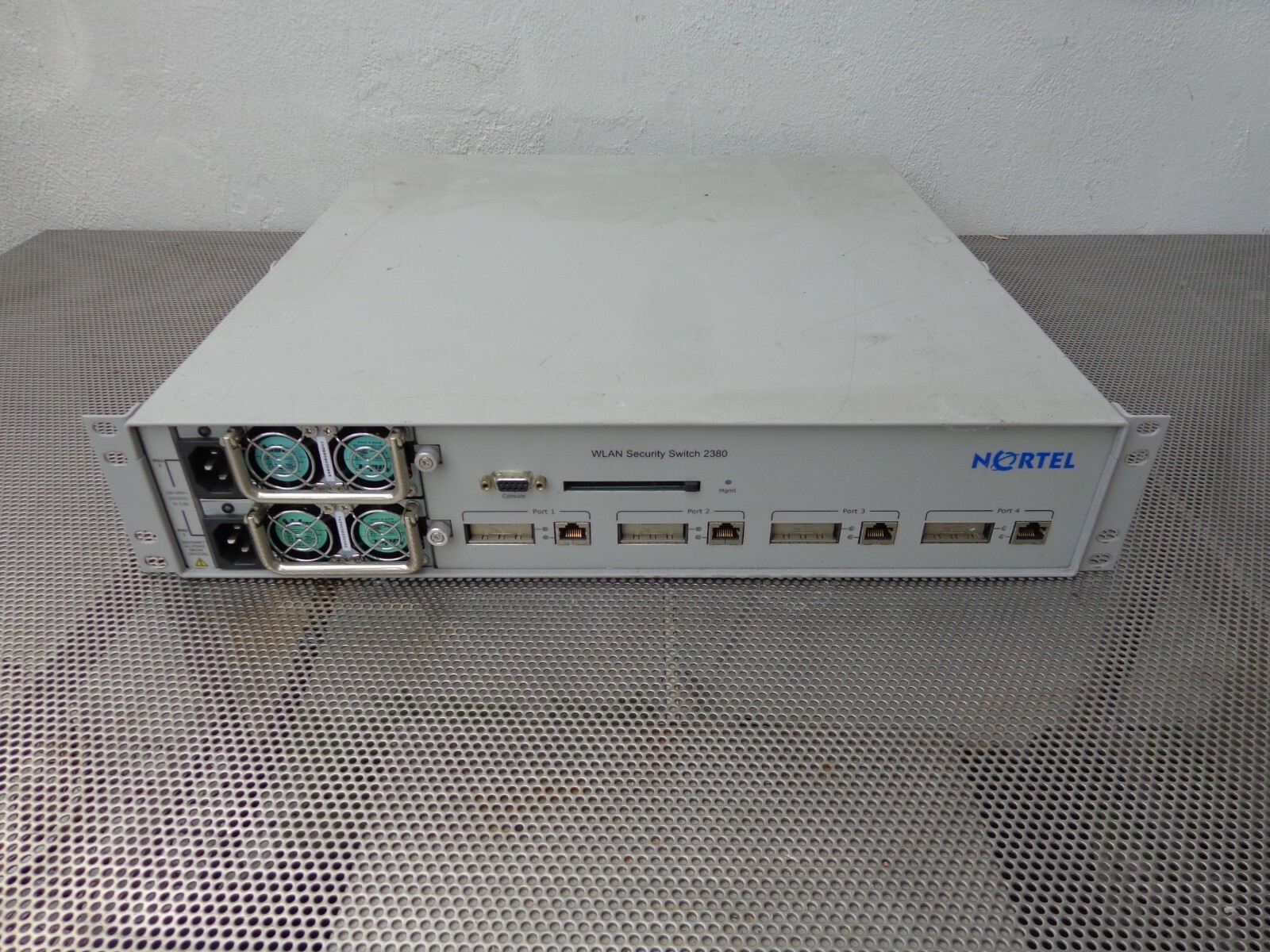 Nortel Networks WLAN Security Switch 2380 DR4001A71 E5 320579-B 2x PSU