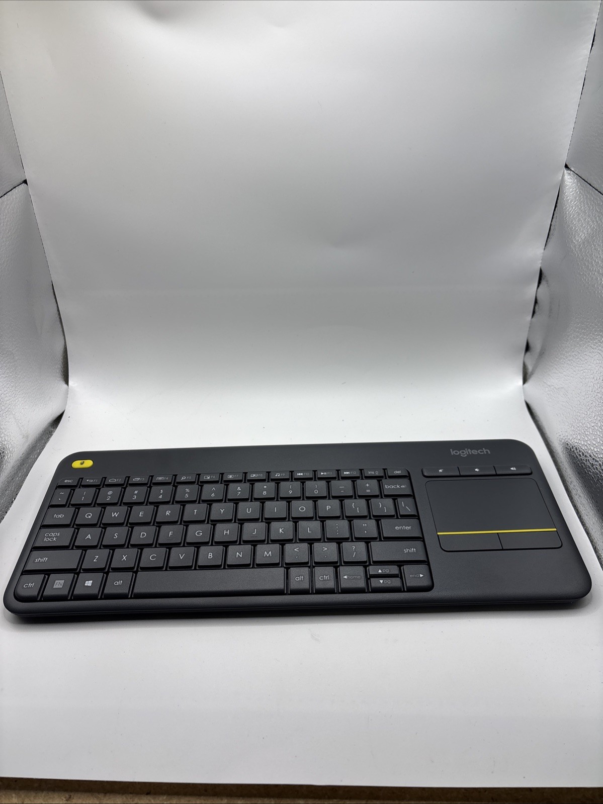 Logitech K400 Plus Wireless Membrane Keyboard Without USB Receiver (Dongle)