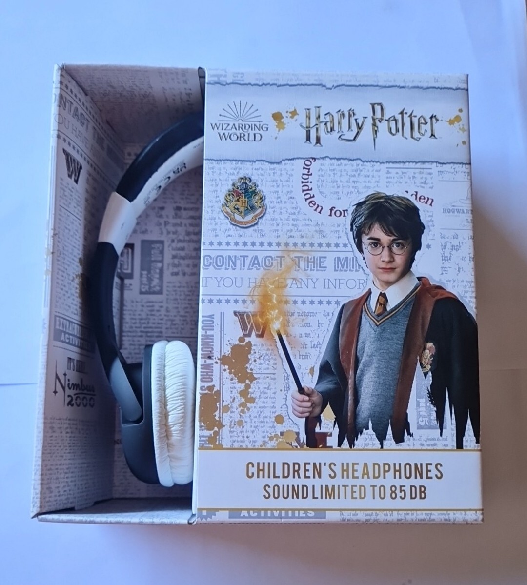 HARRY POTTER WIZARDING WORLD HEADPHONES - OCEANIA TRADING LTD - WIRED