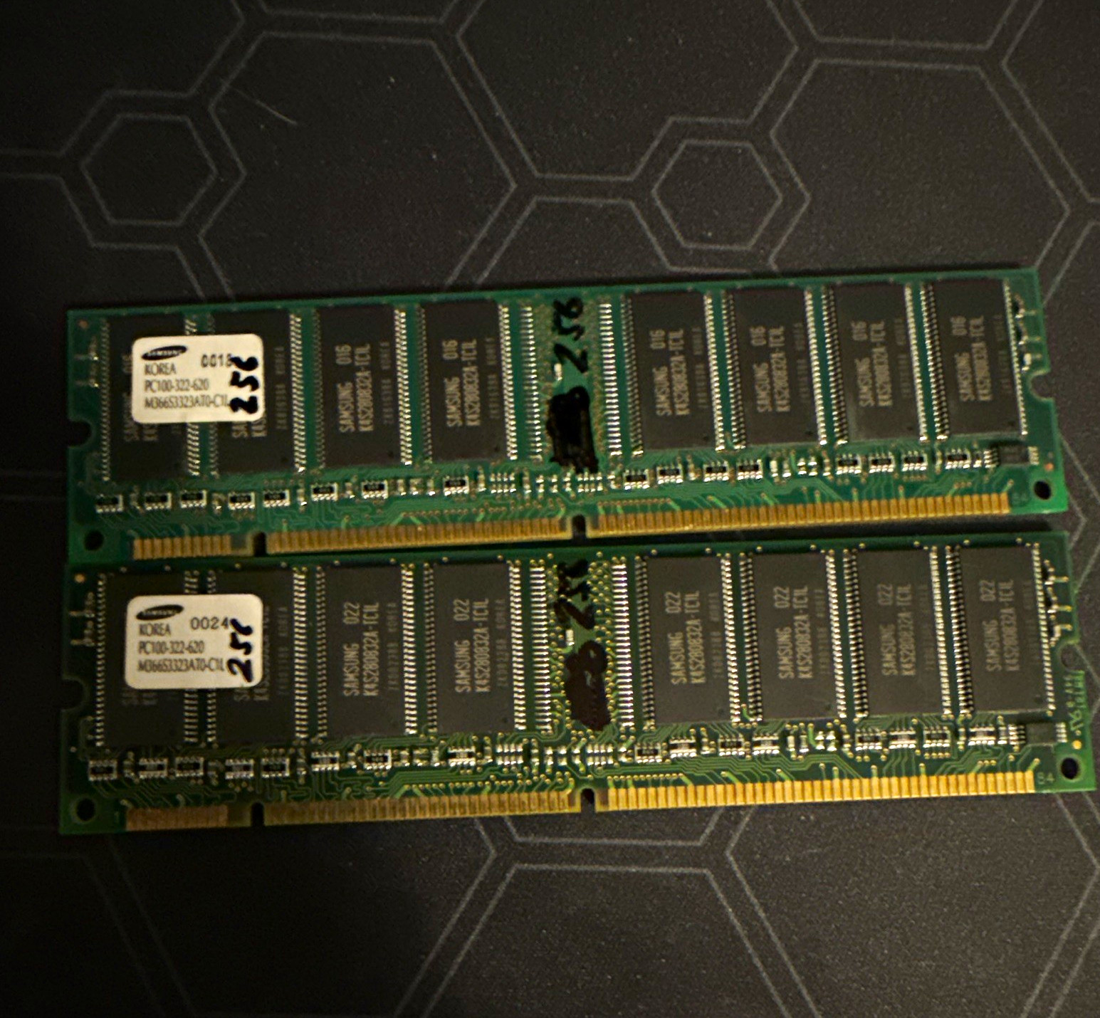 Samsung PC100 SDR SDRAM 168-Pin DIMM 512MB Kit 2x256MB M366S3323A10-CTK