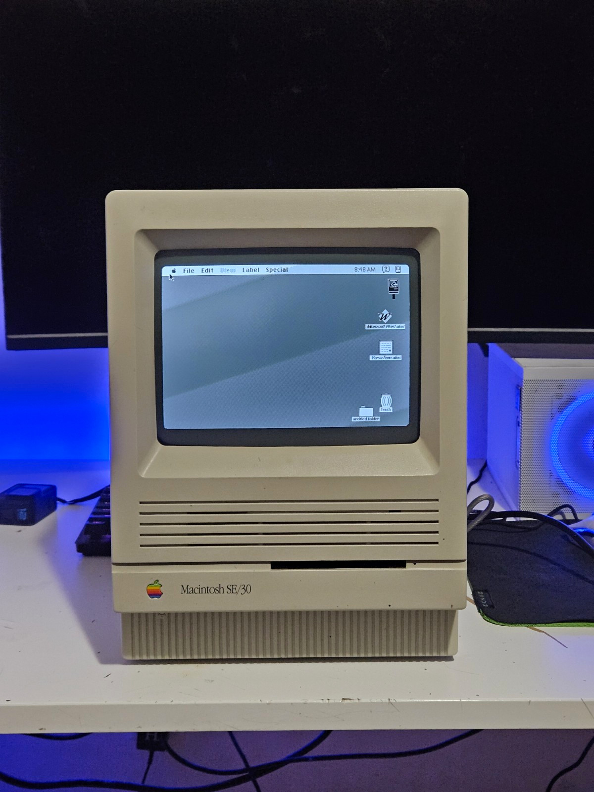 Apple Macintosh SE/30 Vintage Compact All-In-One CRT Desktop Computer M5119