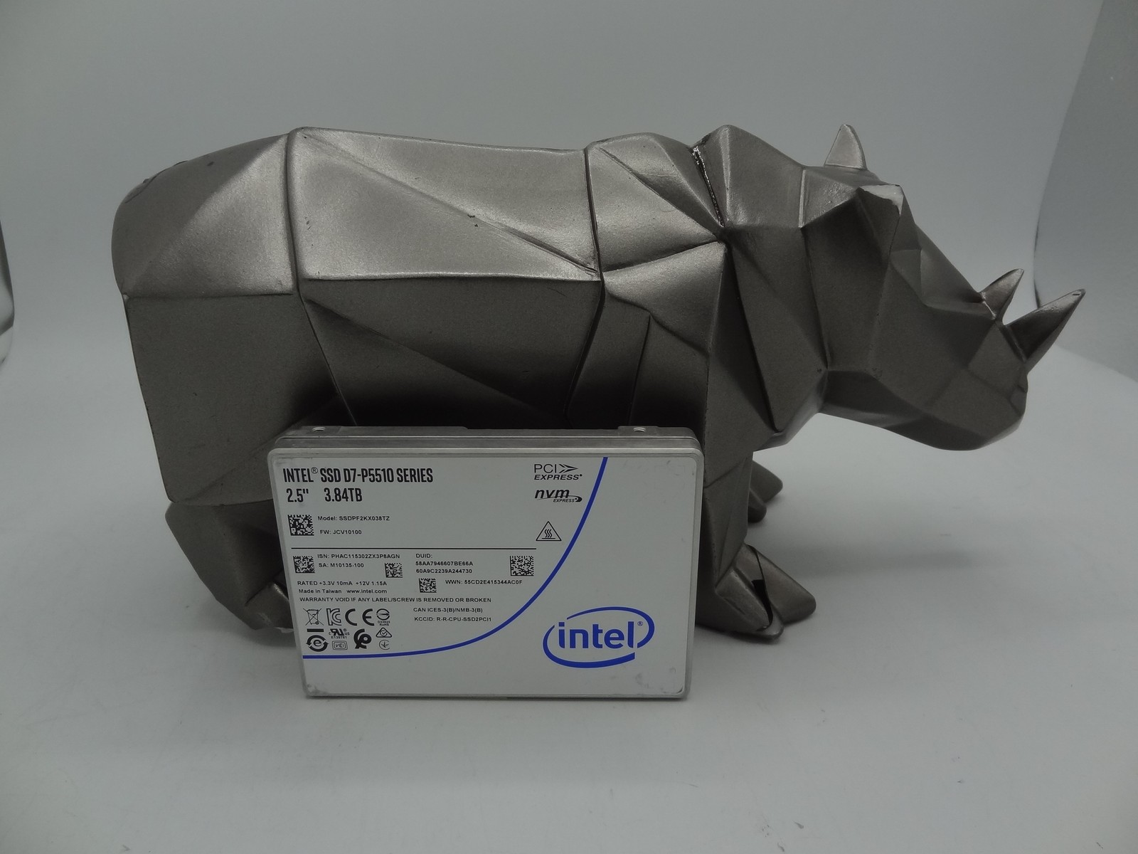 Intel SSDPF2KX038TZ 3.84TB U.2 PCIe NVME 2.5in SSD