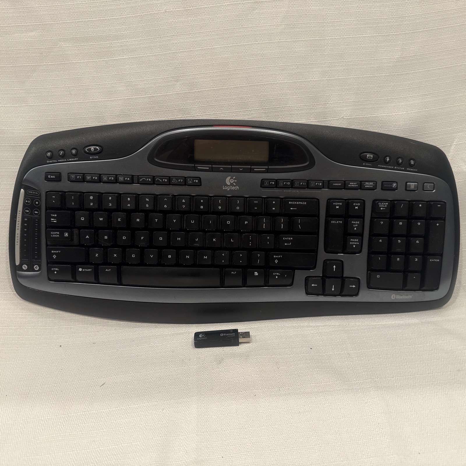 Logitech MX5000 Wireless Bluetooth Keyboard - US English (867615-0403)