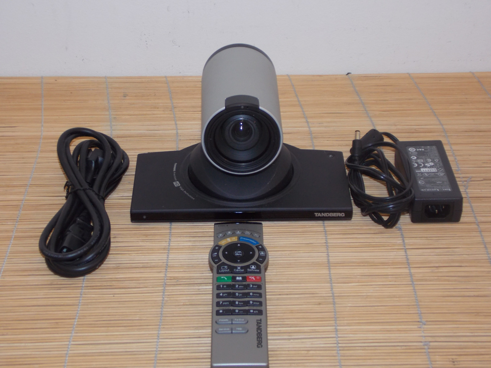 TANDBERG CTS-PHD 720P TTC8-01 Cisco TelePresence PrecisionHD Camera TRC-4 Remote