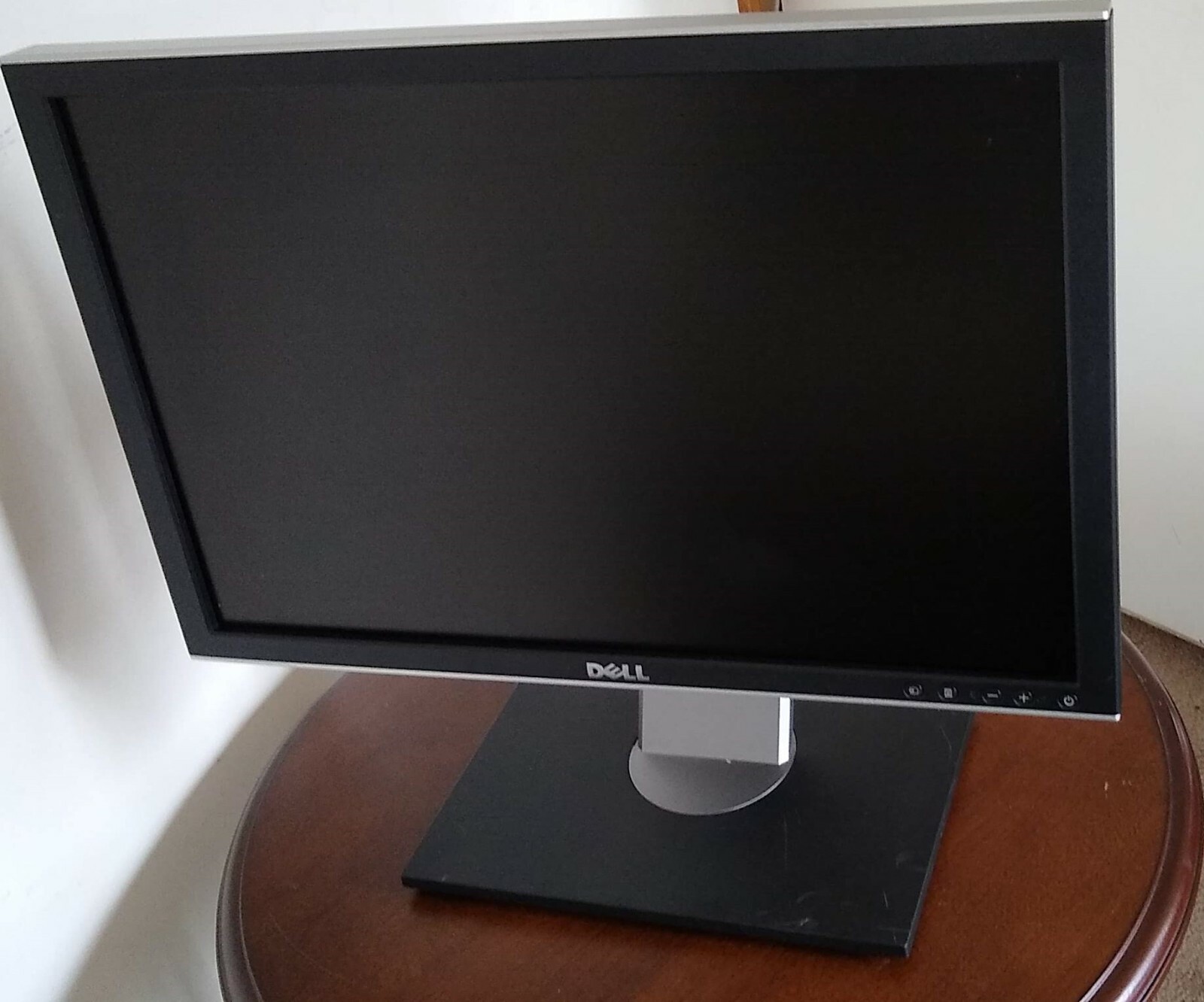 Dell 2009WT 20 Inches SXGA+Wide, with stand and power cord
