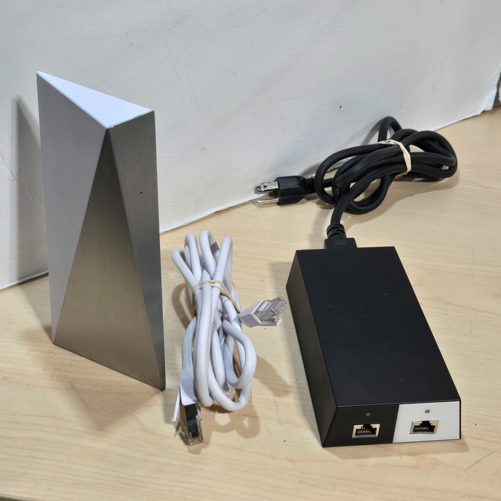 Starlink UTR-201 Router And UTP-201A PoE Injector With Original Cables