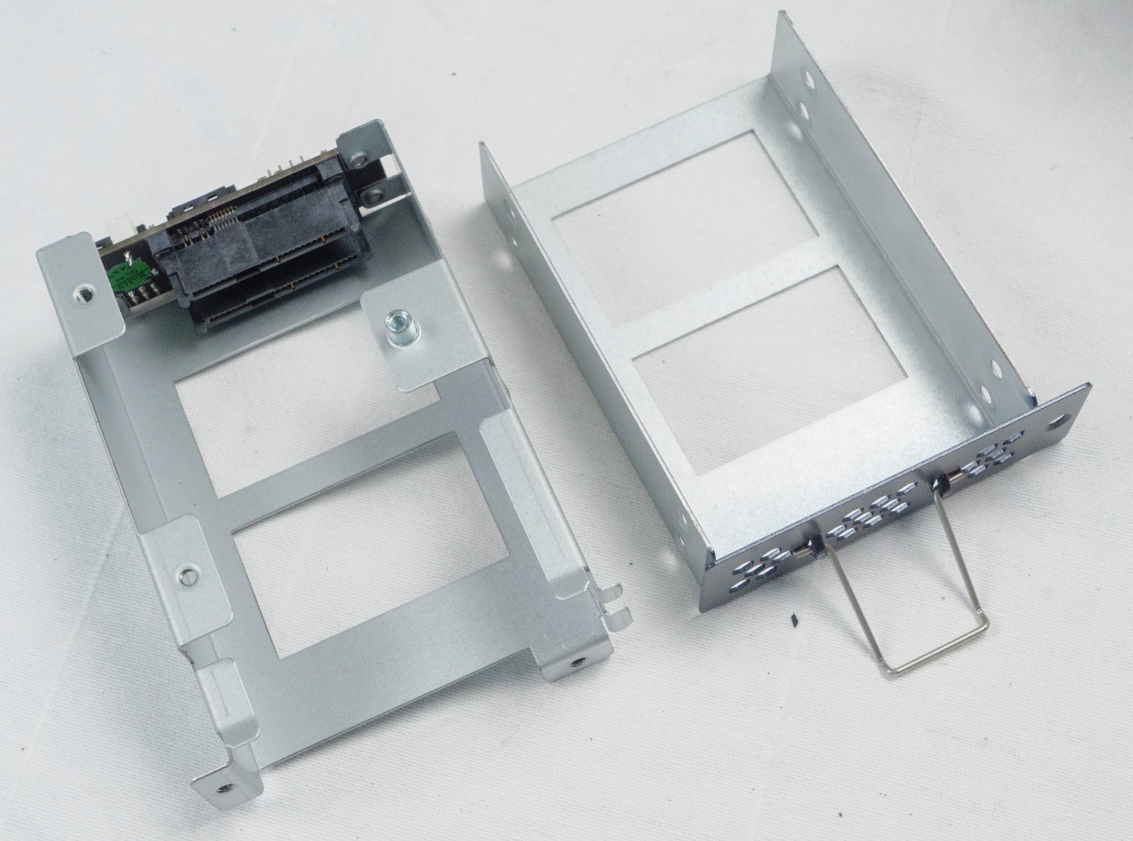 SSD Enclosure for 2x 2.5 drives from 7th Sense Delta Media Server good shape