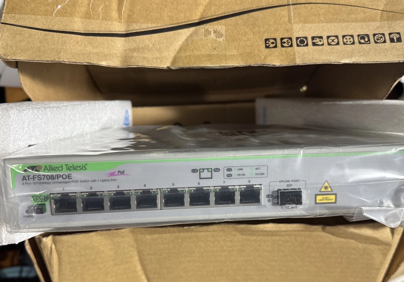 Allied Telesis  AT (ATFS708/POE10) 8-Ports External Switch