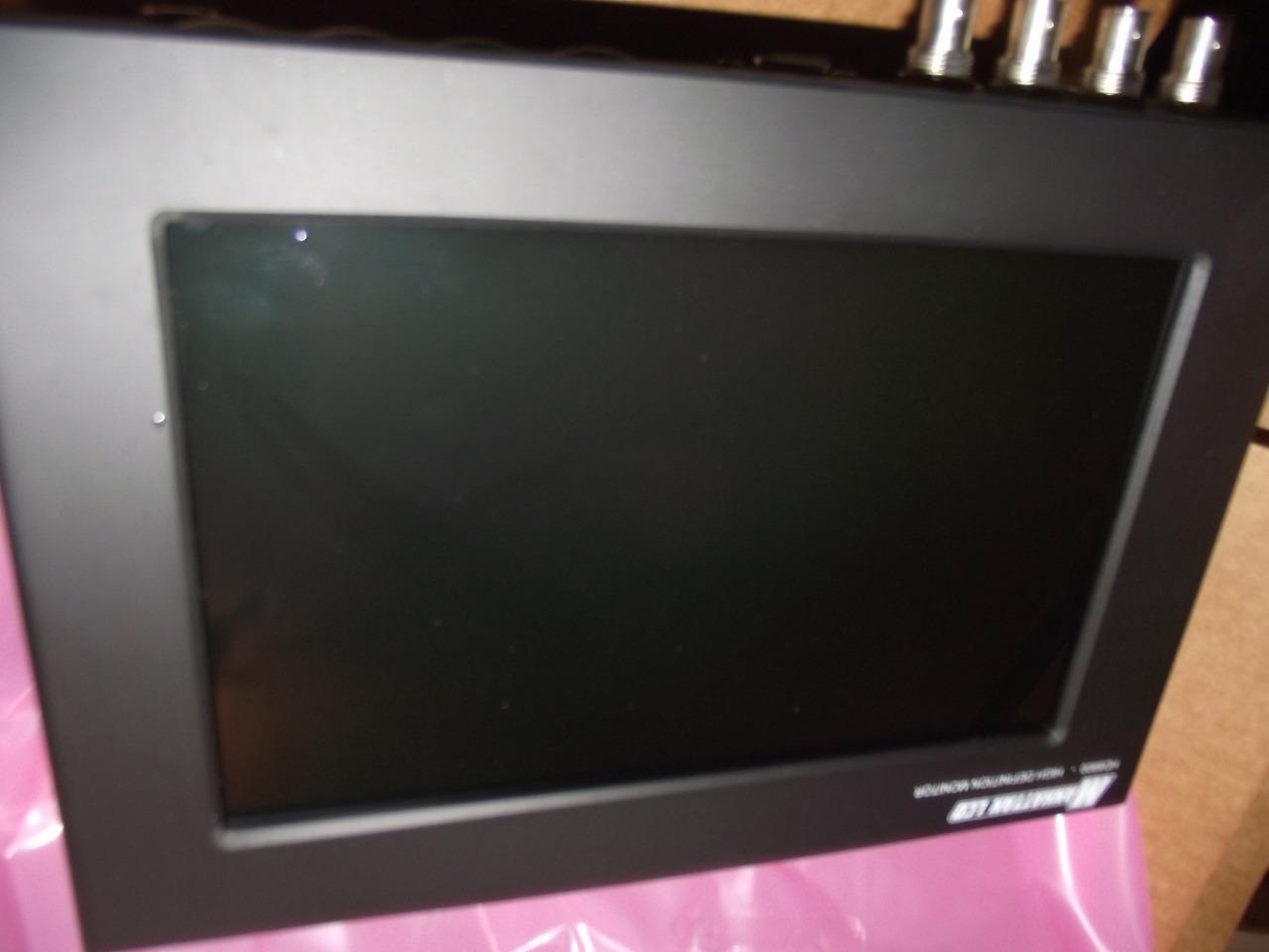 Manhattan LCD HD8900 8.9" HD Professional LCD Monitor 1280x768, 500:1 Contrast