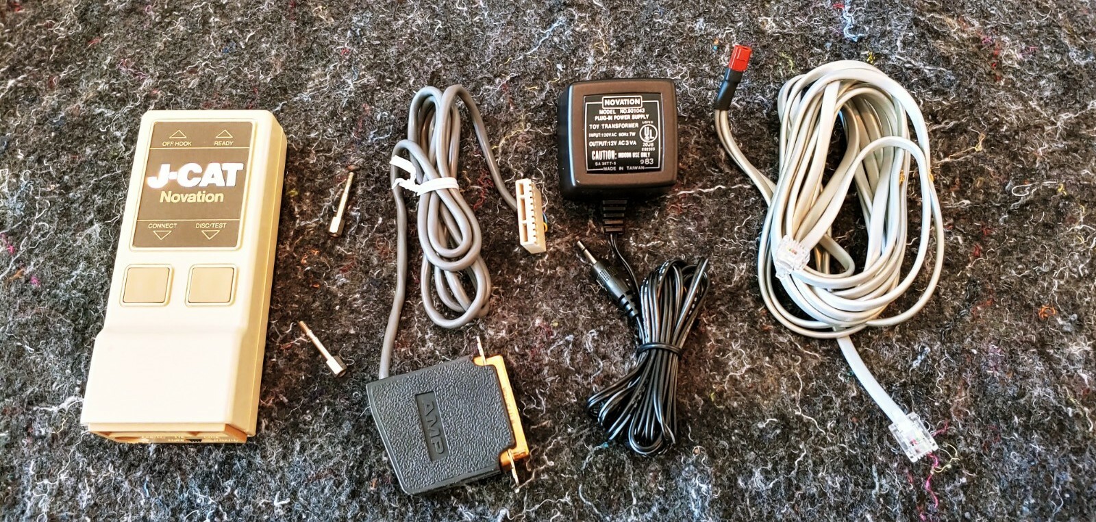 VINTAGE Novation # 490533 J-Cat Modem (data & power adaptor & MANUAL included)