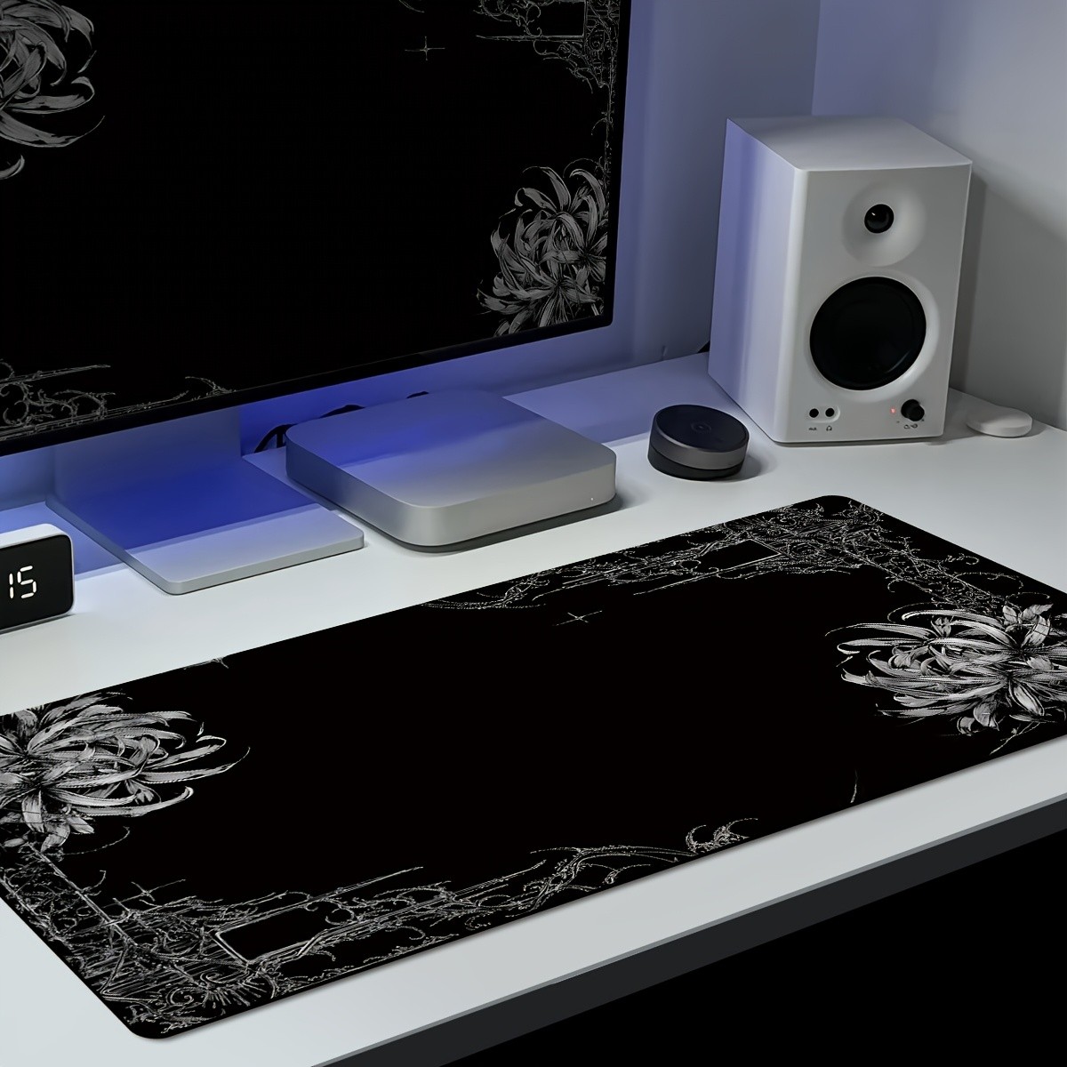 1pc Oversized Mouse Pad, Laptop Keyboard Mat - Black And White Color, White Fl