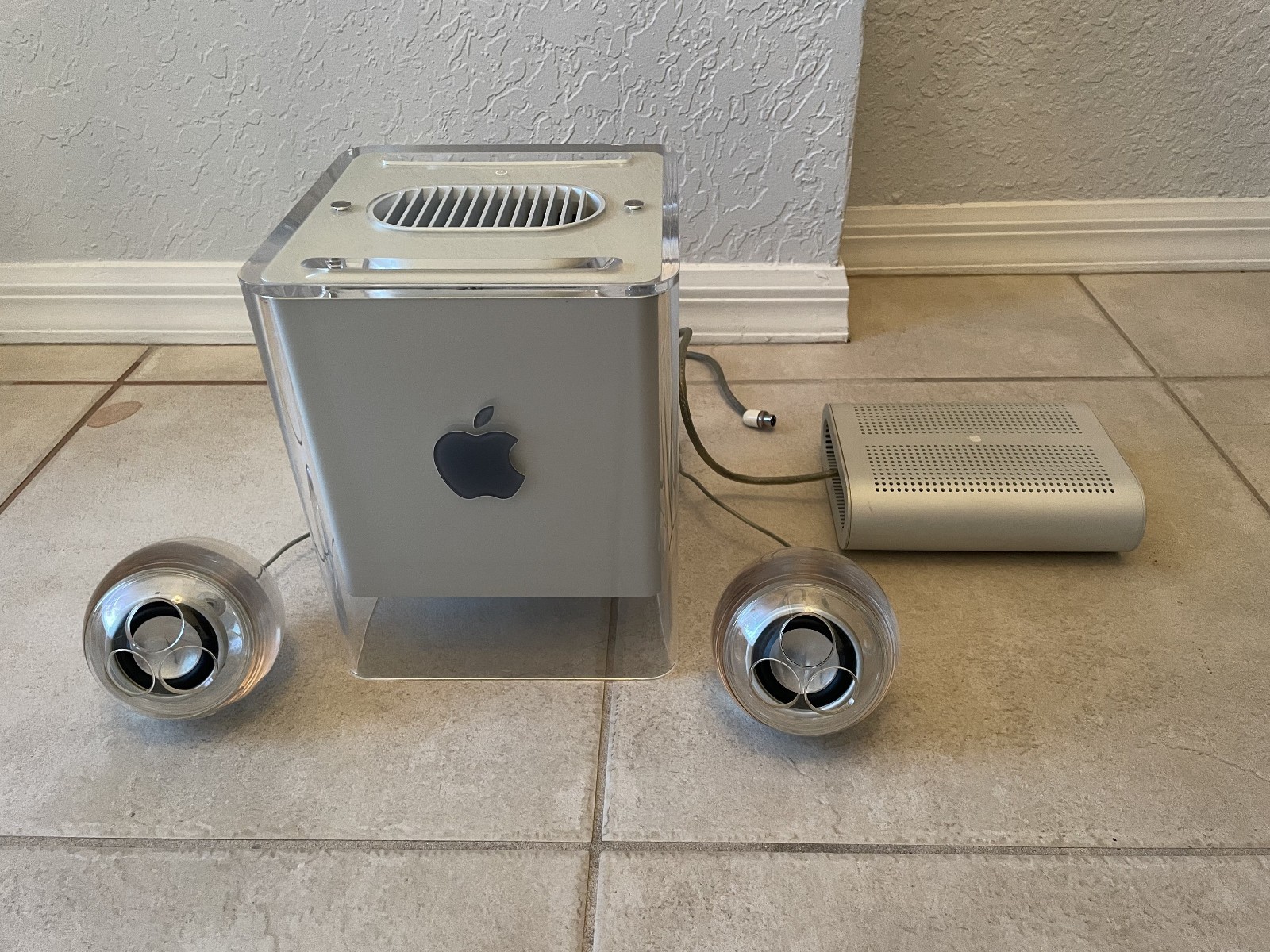 PowerMac G4 Cube w/ Sonnet Crescendo G4 1.7GHz 7447 CPU Upgrade 1.5GB RAM