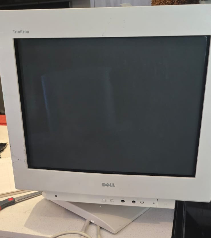 Dell Trinitron UltraScan P780 Desktop CRT Monitor Retro Gaming - FOR PARTS