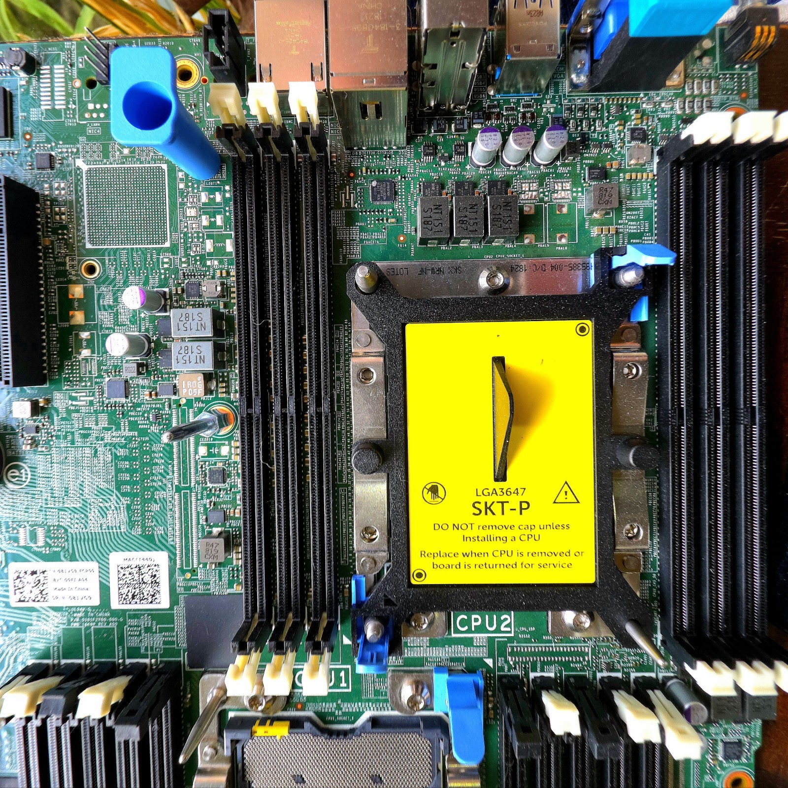 Dell EMC PowerEdge Server Motherboard W/Xeon CPU & HTSNK DP/N 081VG9 3647 DDR4