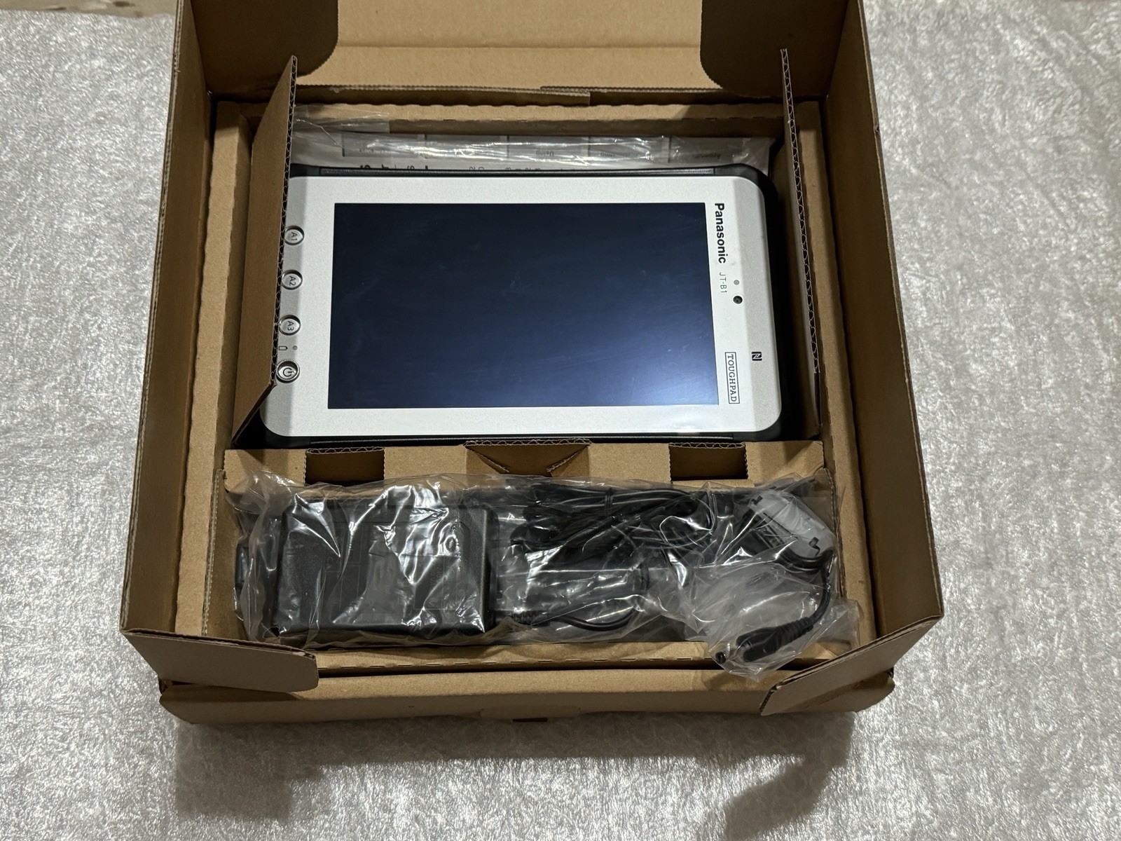Panasonic TOUGHPAD JT-B1 Rugged 7" Tablet (JT-B1APAAZ1M)