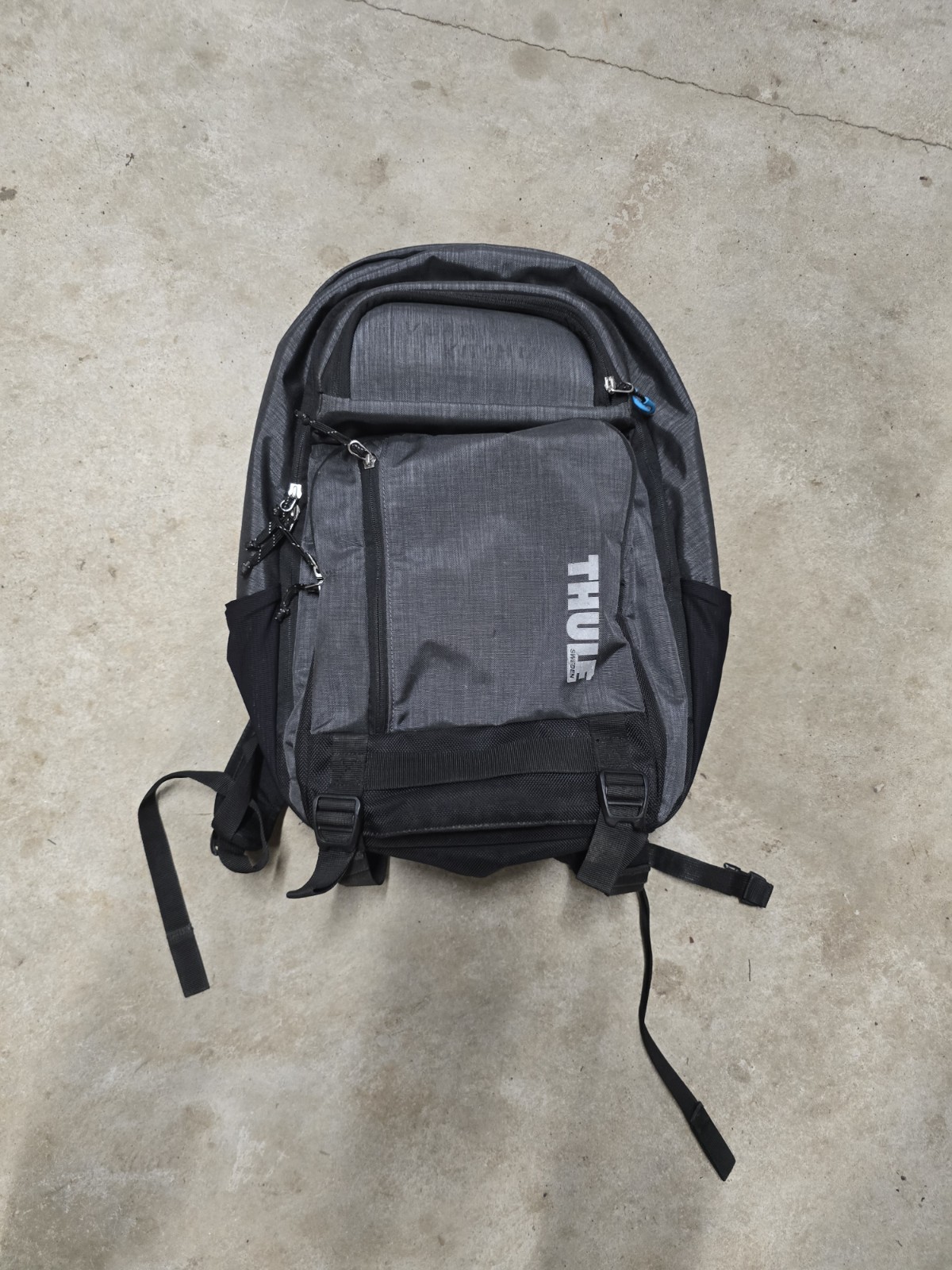 Thule Stravan Commuter 16” Laptop Backpack Sleeve Multi Pocket Gray Black