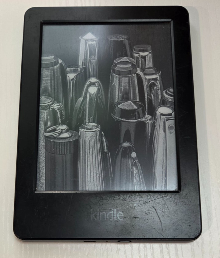 Amazon Kindle Basic 7th Generation, 6in, Black - Scratch & Dent