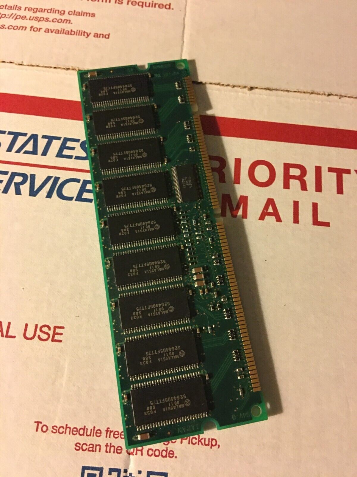 Hitachi  128MB PC133 Reg ECC DIMM HB52F169E1-75F PC133R-333-542-B2