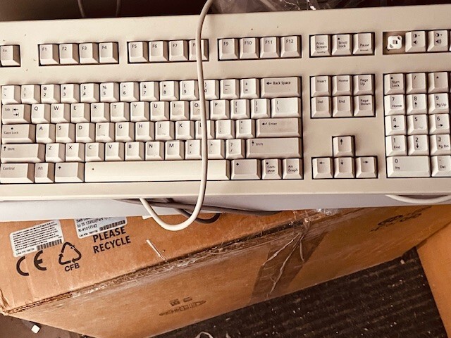 Sun 320-1271 Type-6 USB Keyboard US Canadian Layout