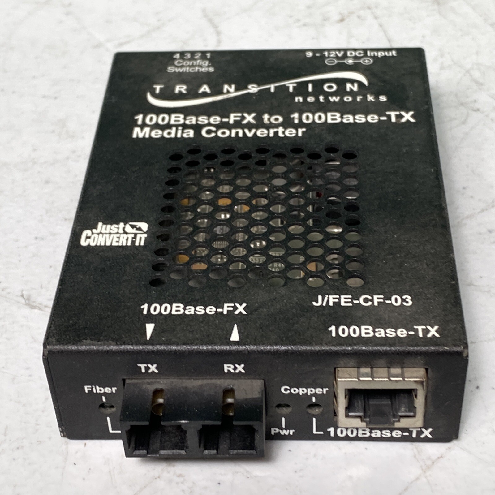 Transition Networks J/FE-CF-03 100Base-FX to 100Base-TX Media Converter -no Wire