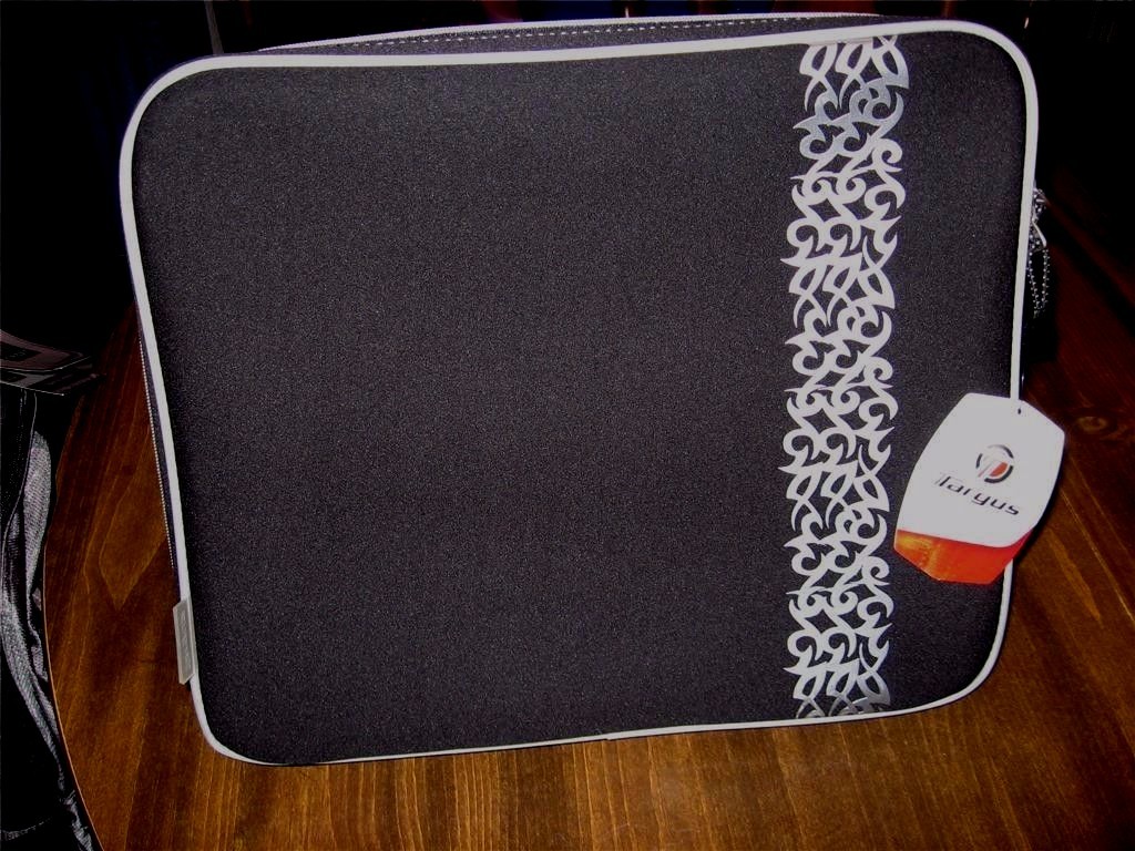 TARGUS black SLIPCASE NOTEBOOK CASE 15.4"  NEW NEOPRENE LAPTOP COMPUTER SLIPCASE