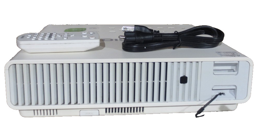 Casio XJ-M141 Room Projector With Power Cord  4182 Lamp Hrs -With Remote