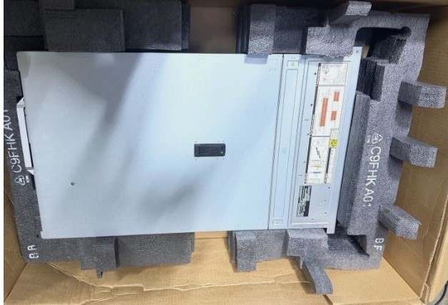 DELL POWEREDGE R760 16 BAY SERVER DUAL XEON SILVER 4509Y 32GB H965I FRONT
