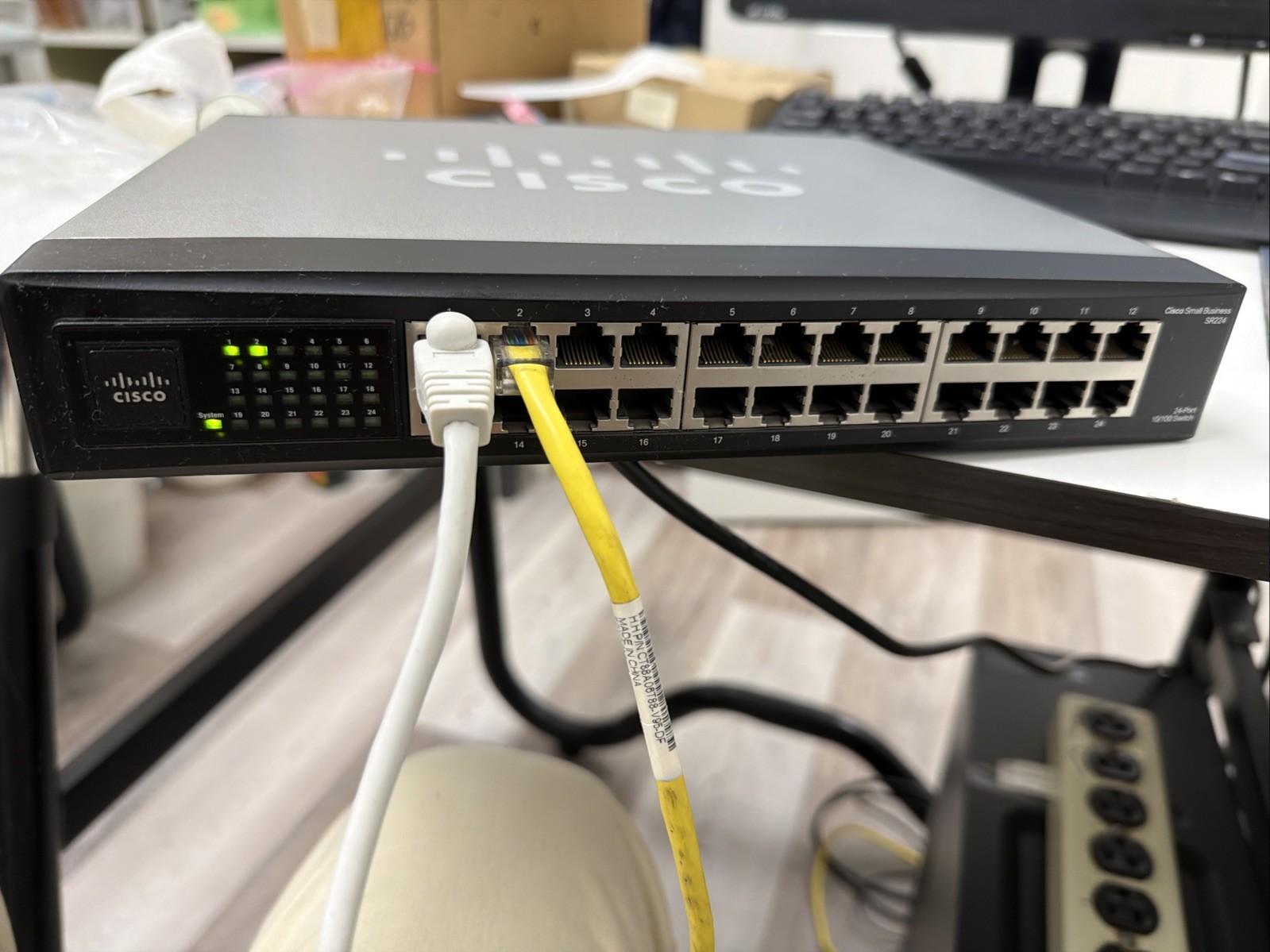 Cisco Small Business SR224 24-Port Ethernet Switch w/ Power Cord excellent work