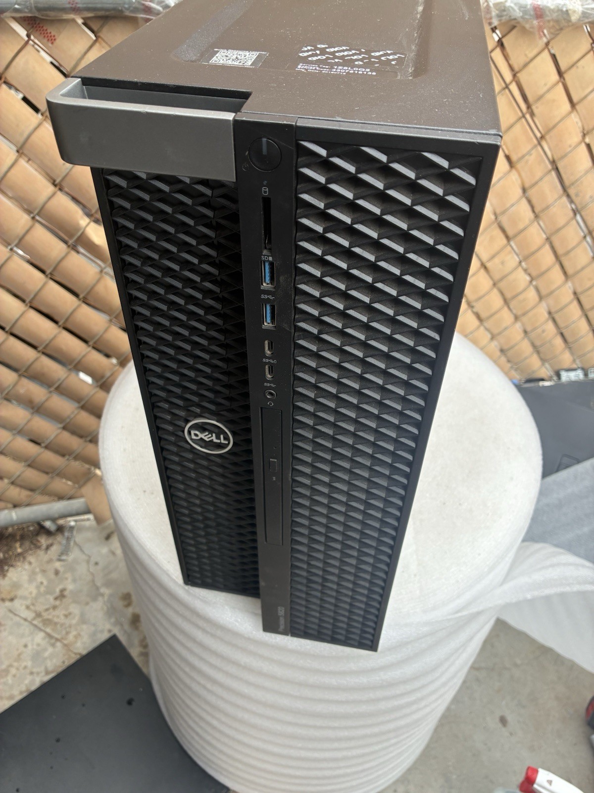 Precision 5820 Tower Xeon W-2123 No RAM No HDD/OS NO GPU