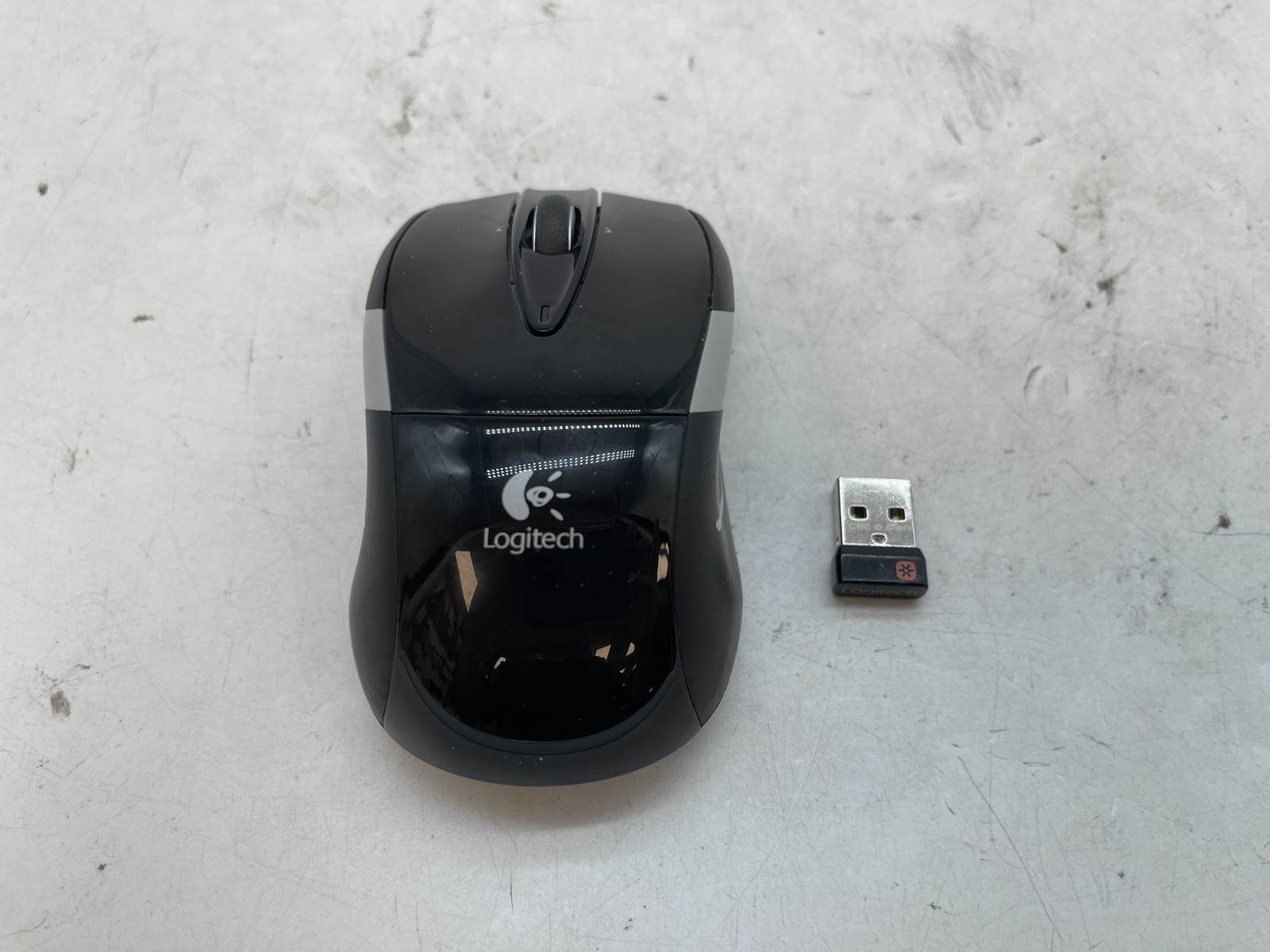 Logitech M525 Wireless Mouse with Unifying USB Receiver (Black/Grey) - Free S/H