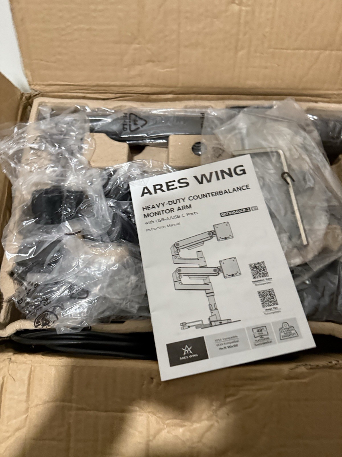 Ares Wing Dual Monitor Arm With USB