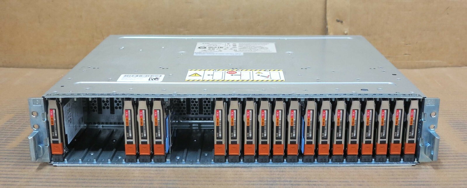 EMC SAE 2U Expansion Storage Array 18x 900GB 2.5" 118033034-02 2x SAS Controller