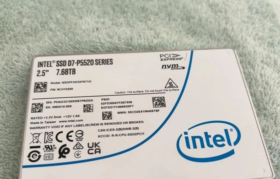 Intel P5520 7.68TB SSD U.2 SSDPF2KX076T1N1 PCIe4.0 x4 14.0PBW Solid State Drive