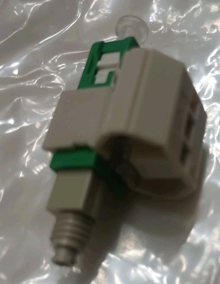 U21915 FASTSCSMAU SingleMode 09mm  025mm  100 to a bag G1N
