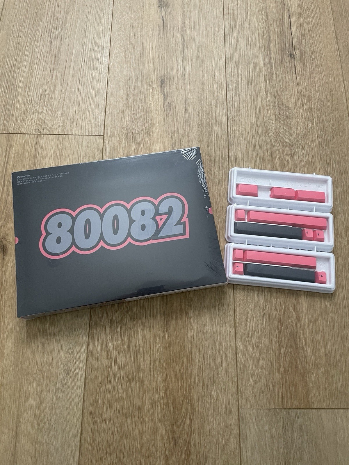 Brand New/Sealed GMK 8008 R2 (80082) Red Standard Keycaps Set With Spacebars Set
