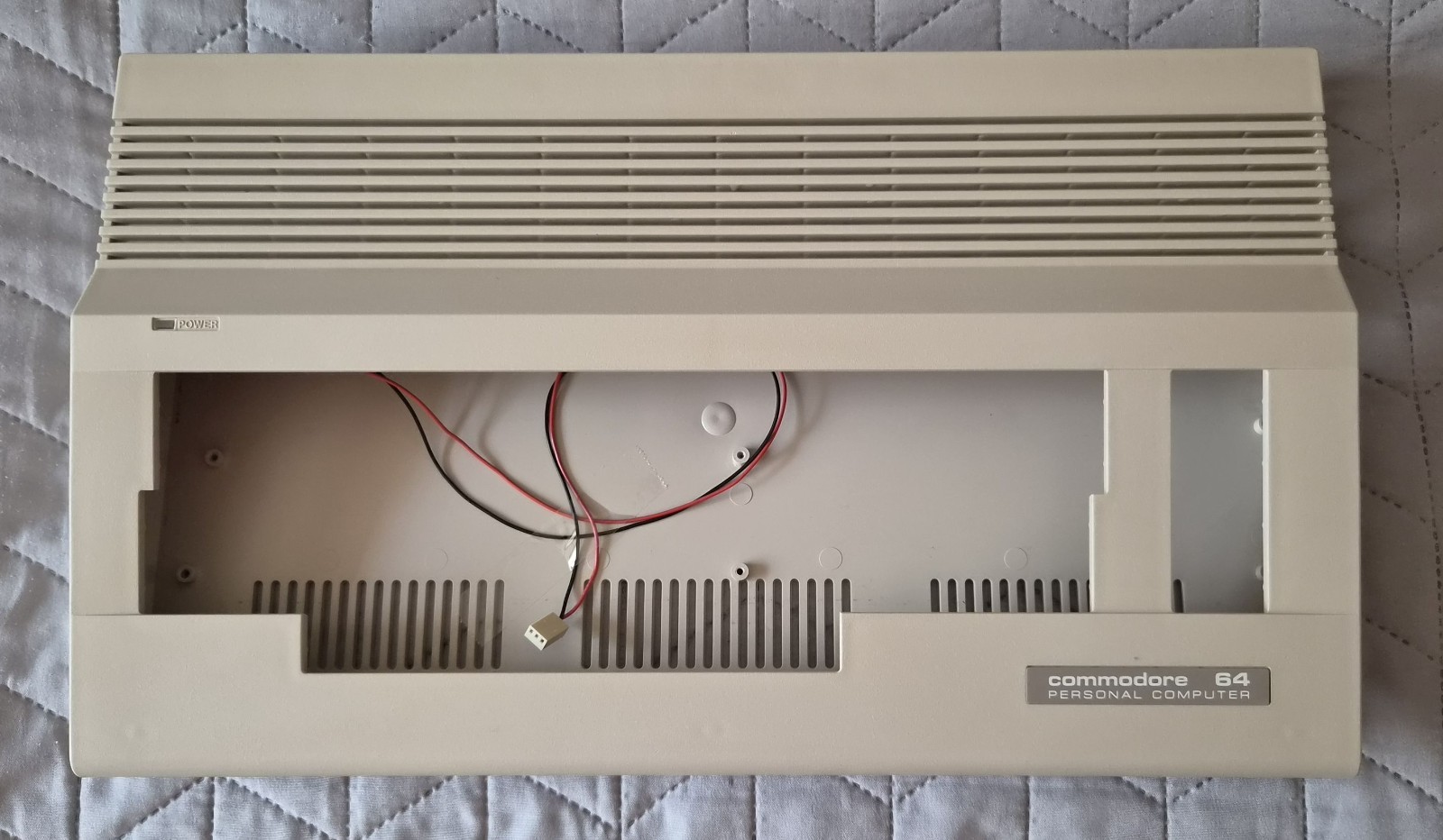 Commodore 64 Case / Chassis / Box – Original C64 Computer Shell