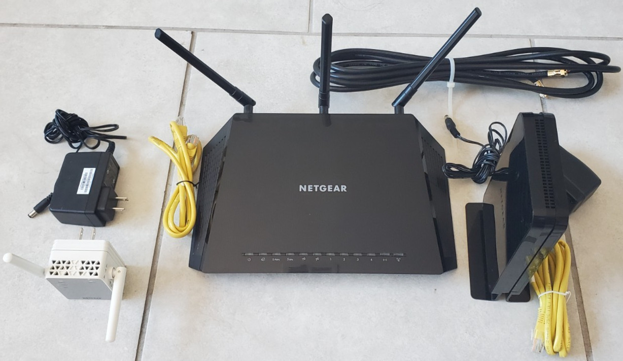 NETGEAR AC1750 R6400v2 Smart WiFi Router + Cable Modem + Indoor Range Extender