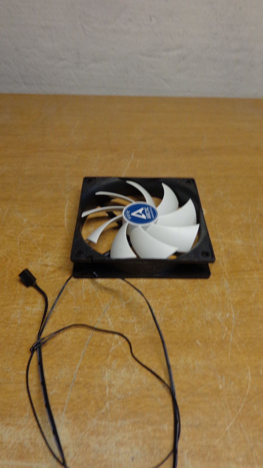 ARCTIC F12 TC 120 mm Case Fan with Temperature Control 300-1350 RPM